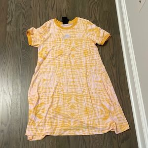 Brand new Nike kids dress with pockets!